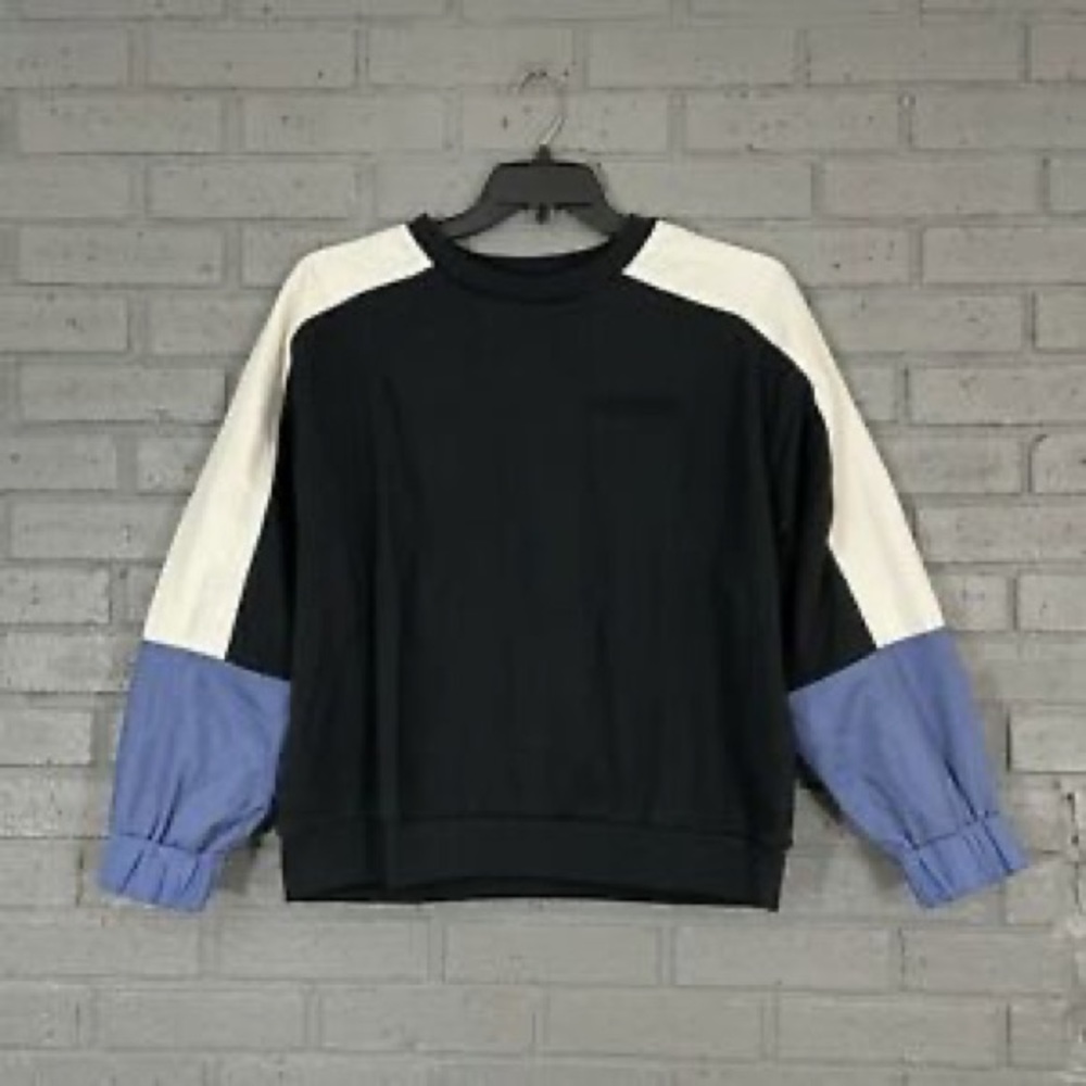 Levi’s sweatshirt